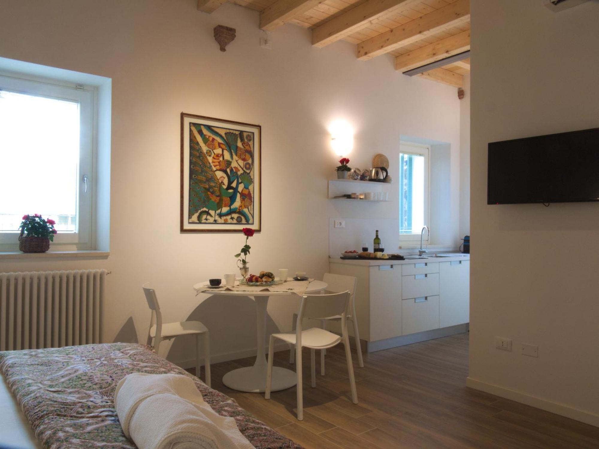 Ai Portoni Apartment Verona Bagian luar foto